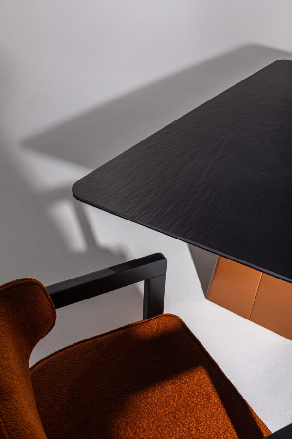 BARCELONA Dining Table - Image 3