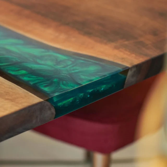 Bringing nature into your home🌿✨We handcraft bespoke resin & solid wood tables designed around you. From selecting the perfect wood slab to every drop of crystal-clear resin, your dream table is made-to-order with care, precision, and a little bit of magic.✅ Handcrafted
✅ Fully customisable
✅ Fair pricing, luxury without the markup📩 Ready to design yours? Tap the link in bio or DM us to get started.#ResinTable #LiveEdgeTable #BespokeFurniture #affordableluxury